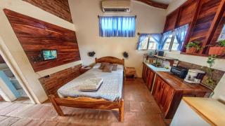 Romantic Beachfront Casita w Pool - AC - Sleeps 4 - Pochomil - 3