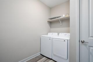 Luxe Escape Near DT Indy - 1