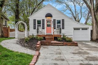 Sweet Rose Cottage A Romantic Getaway - Omaha - 0