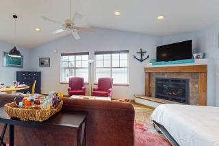 Tyee Shoreline Retreat B - 9