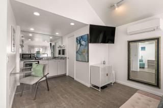 Chic La Jolla Studio Steps to Ocean & Dining - San Diego - 1