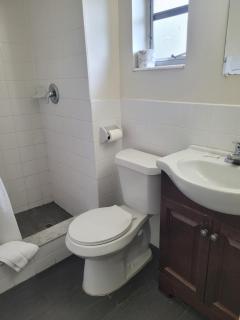 Queens Lodge Motel - 7