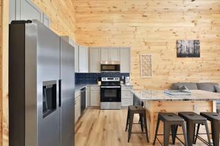 New listing-- Hocking Hills Modern Cabin - Logan - 4
