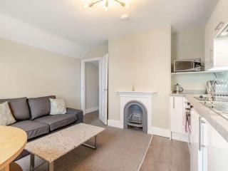 Sea View Apartment Near The Beach and Town Center - 3