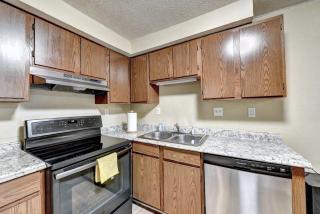 Cheerful 2-Bedroom Midtown Home- Sleeps 7 - Atlanta - 3