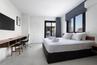 Urban Condo 33 with Private Large Veranda - 2 Bdr - Nicosia - 3