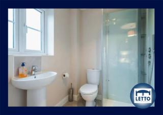 Letto Serviced Accommodation -Sleeps 7 - PE7 - FREE Parking - 3