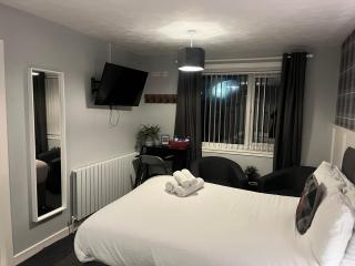 Harbourside Hotel - Irvine - 8