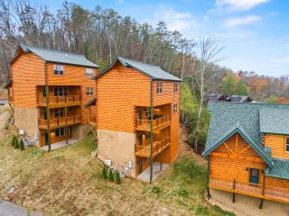 Cozy Cabin in Smokies- Sleeps 14, Indoor Pool, Hot Tub, Game Room, Pets Welcome - 7