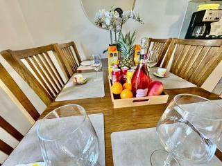 Beautiful and Spacious Mediterranean Villa in Palm Beach - Palm-Eagle Beach - 5