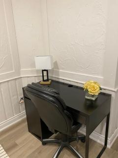 Luxurious and Spacious Apartment with 2 bedrooms and 2 Baths - 2