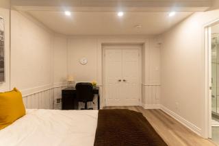Luxurious and Spacious Apartment with 2 bedrooms and 2 Baths - Mississauga - 5