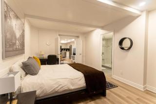 Luxurious and Spacious Apartment with 2 bedrooms and 2 Baths - Mississauga - 8