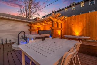 Relaxing Spot with Zen Garden & Year-Round Hot Tub - 1