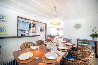 Bz92 Linda casa a 600m da Rua das Pedras! 4 suites - 4