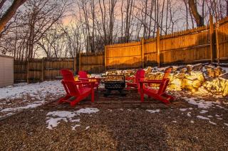 Midtown Spot Lovely Fenced Backyard & Hot Tub - Omaha - 6