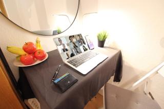 Hotel Ulm Zentrum - Komplettes Zimmer, Hochbett, Android TV & eigenem Bad - perfekt für Familien & Gruppen - 6