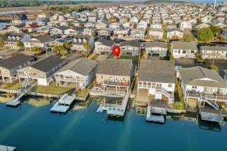 6 Bedroom Beach House - Marsh Views Anchors Away - 6