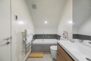 Remarkable River Retreat - 2