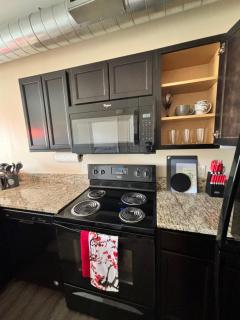 Indy Canal Townhome -Free Garage Parking! - Indianapolis - 6