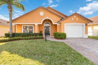 Spacious 4 Bedroom Vacation Villa Near Disney perfect for Two Families - 9