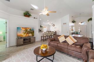 Spacious 4 Bedroom Vacation Villa Near Disney perfect for Two Families - 8