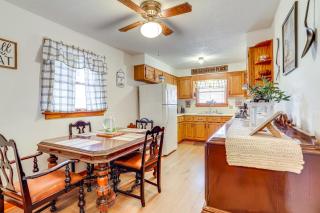 1 Mi to Dtwn Mountain View Home with Deck - Mountain View - 9