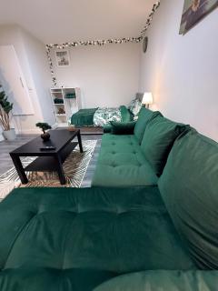 Serene Garden Room Suite City Centre - Birmingham - 1