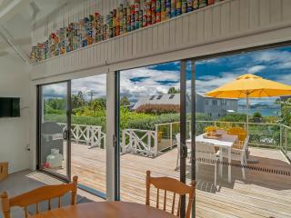Captains Bach at Cooks - Upstairs Holiday Unit - Cooks Beach - 7