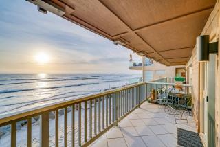 Luxury Oceanfront Condo with Private Beach Access - Oceanside - 1