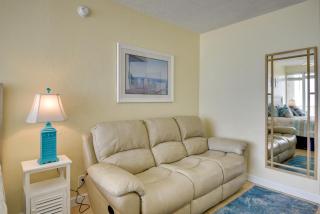 Oceanfront Daytona Beach Studio Walkable Location - Daytona Beach - 2