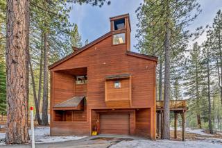 Cozy Truckee Vacation Rental with Fireplace & Deck - 6