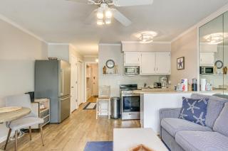 Walk to Coligny Beach Park Condo with Pool Access! - 5