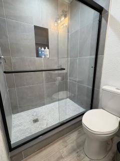 Downtown Oasis - One Bedroom Private Bungalow - 3