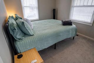 Historic Route-66 Bungalow - Springfield - 4