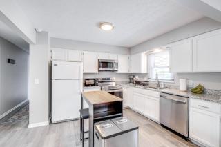 3 Mi to Cuyahoga Valley NP Fairlawn Family Home! - Fairlawn - 3