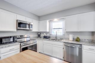3 Mi to Cuyahoga Valley NP Fairlawn Family Home! - Fairlawn - 2