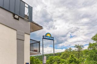 I81 double bed room - Roanoke - 1
