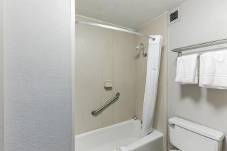 I81 double bed room - Roanoke - 5