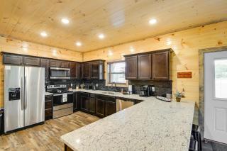 Hot Tub, Fireplace and Views Sevierville Retreat! - Sevierville - 2