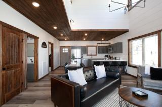 Hidden Trail Cabin Pool Hot Tub Grill Game Room - Pigeon Forge - 4
