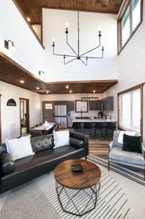 Hidden Trail Cabin Pool Hot Tub Grill Game Room - Pigeon Forge - 3