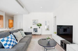 West Side Place 2 Bed 2 Bath Family Home with Pool Sauna Gym - 4