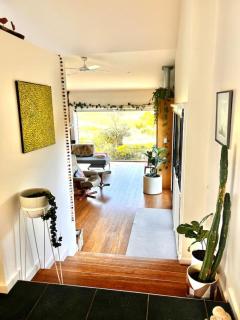 Family Stay Close To Golf and Surf, Pet Friendly - 5