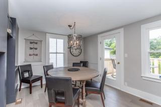Boutique Quality Home Downtown by the Shaw - Niagara on the Lake - 6