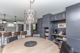 Boutique Quality Home Downtown by the Shaw - Niagara on the Lake - 1