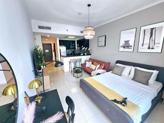 SUNRISE HOMES - A Stylish Studio in Botanica Tower - 8
