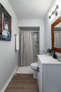 Spacious 5 Bedroom Home in Lakewood Sleeps 10 - Lakewood - 0