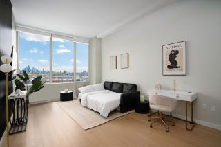 Exclusive 1BR Apt with NYC View - Hoboken - 3