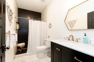 Broadway Breeze Escape Modern Nashville Comfort - Nashville - 8